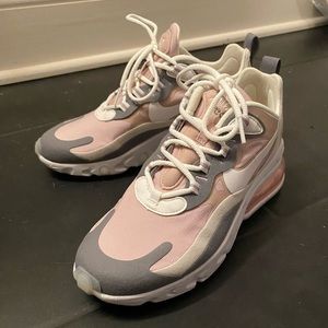 WORN ONCE Women’s Nike Air Max 270 React Size 6